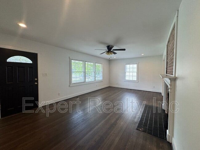 Building Photo - 305 Sterrett Ave