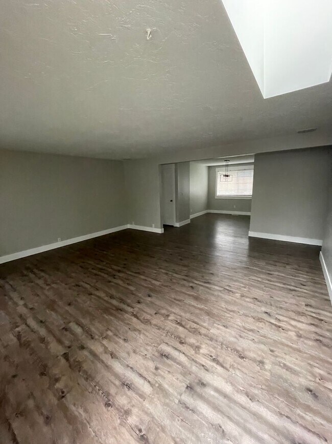 Foto del edificio - Newly Remodeled and updated Home near Fann...