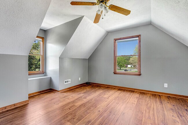 Foto del edificio - 421 Evanrude Ln