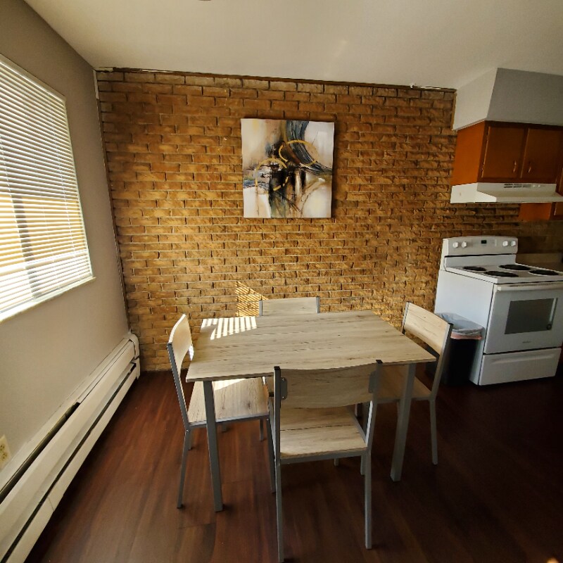 Foto principal - 1315 Devon Ave