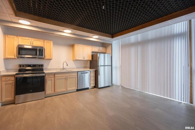 Building Photo - 509 9th St