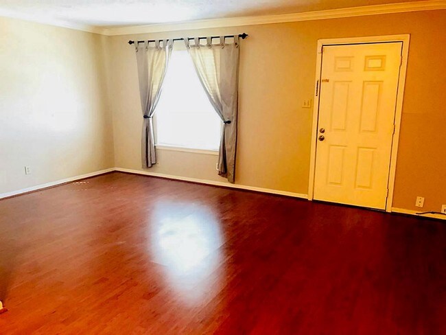 Building Photo - 1405 Shadowdale Dr