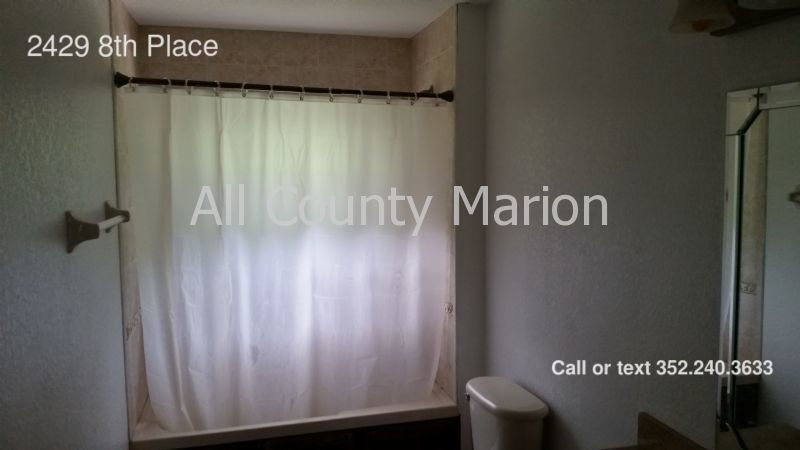 Building Photo - 2429 NE 8th Pl