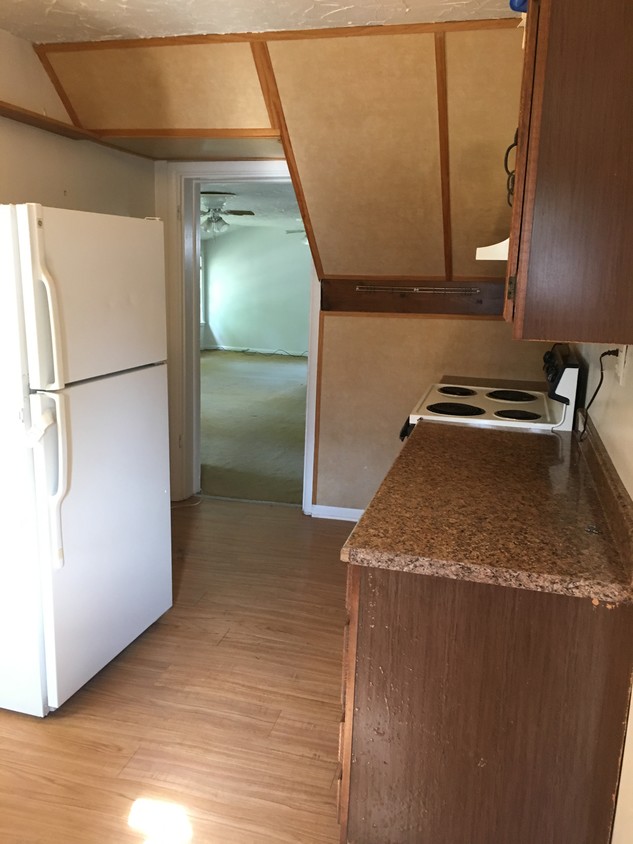 Kitchen - 236 E Middle St