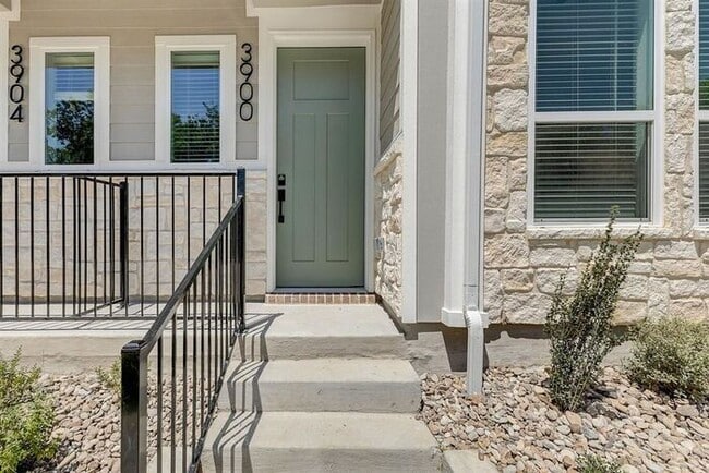 Building Photo - 4820 Claudia Dr