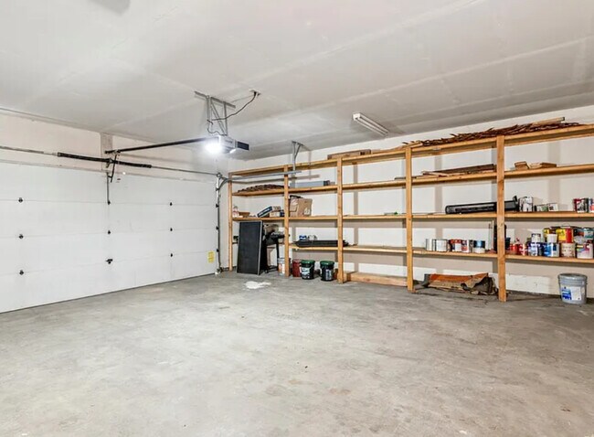 Foto del edificio - Available now