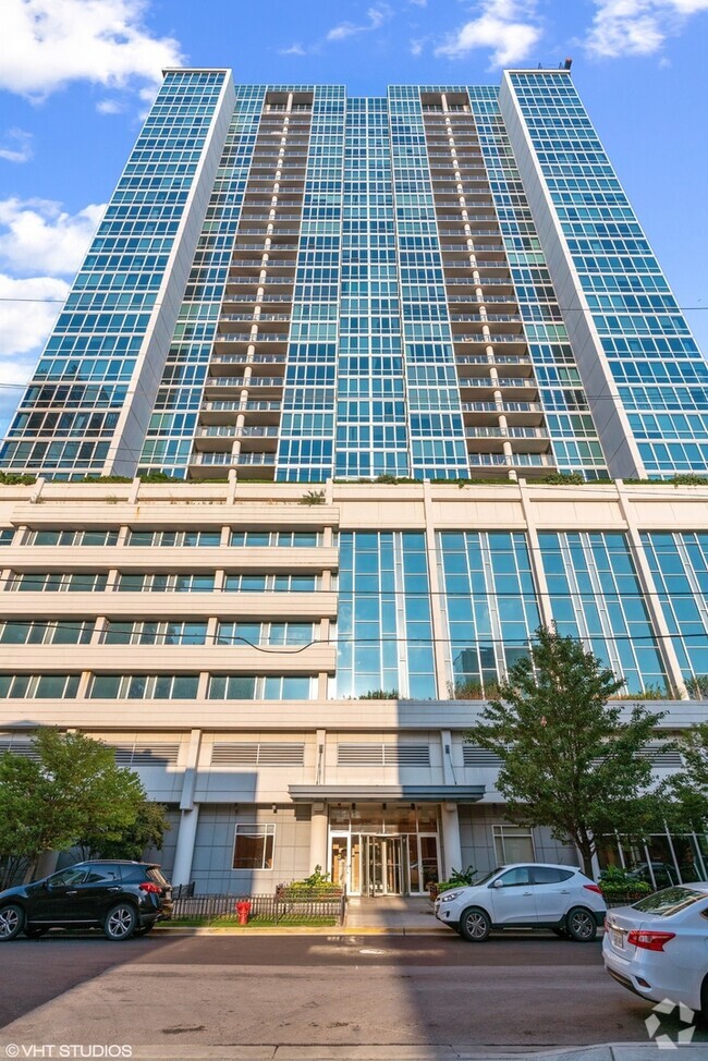 Building Photo - 1629 S Prairie Ave
