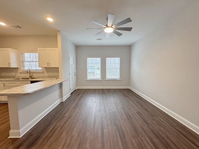 Building Photo - 130 Briarwood Rd