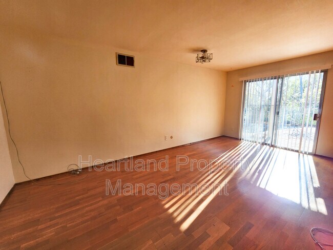 Foto del edificio - 11323 Tribuna Ave