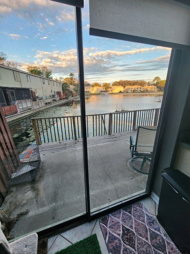 Building Photo - 1514 Adams Cir E