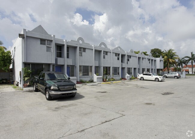 Foto del edificio - Lagomar at Lake Belle