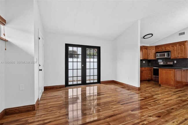 Building Photo - 1632 SW 19th Ter