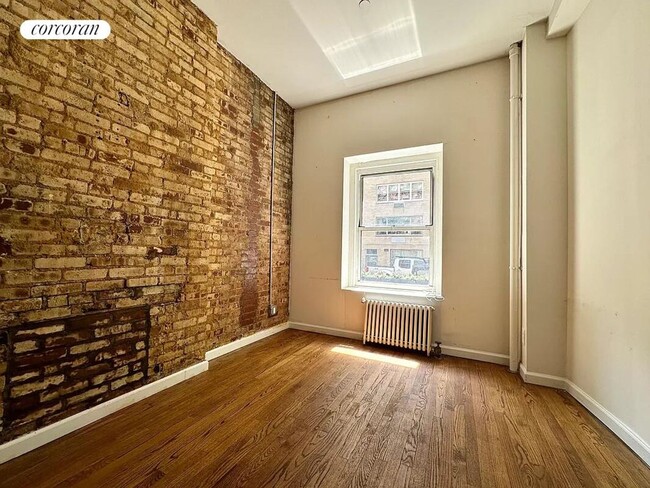 Building Photo - 535 E 87th St