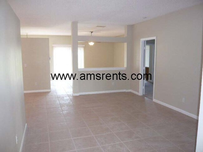 Foto del edificio - Spacious 3 bedroom 2 bath in Apopka