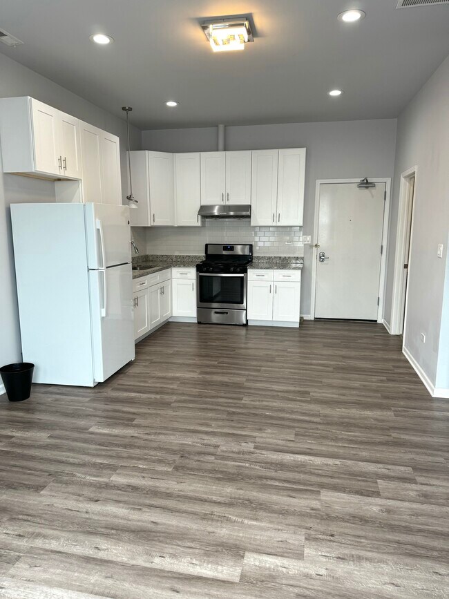 Foto del edificio - 2893 S Archer Ave