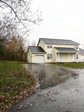 Building Photo - 18 Vosburgh Rd