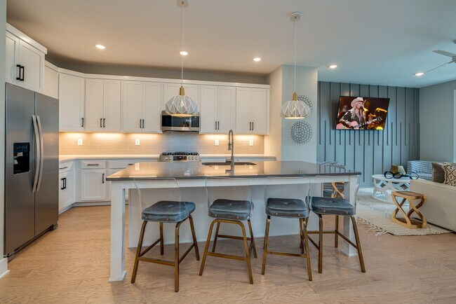 Foto del edificio - 1308 Montgomery Ave