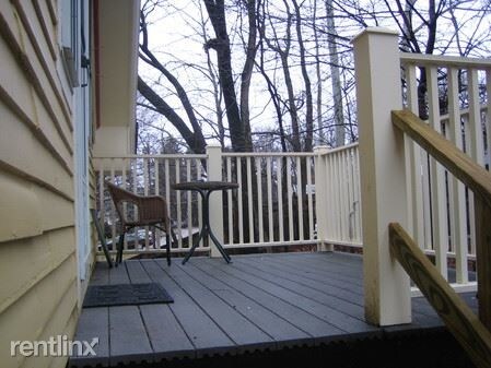 Foto del edificio - Studio, 1 bath  - 28 Richardson Rd