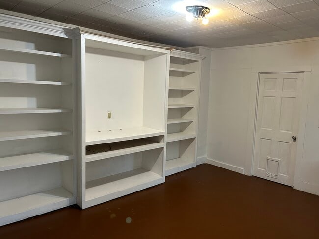 Family Room - 30-2 Wall St