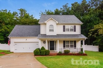 Building Photo - 636 Sadler Glen Dr
