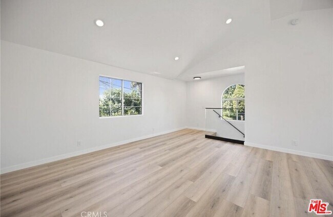 Foto del edificio - 424 Parkman Ave