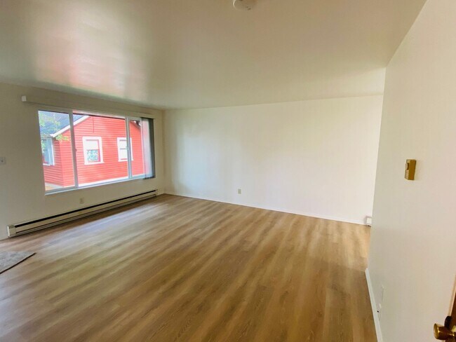 Foto del edificio - Charming 2-Bedroom Apartment at Fowler Court with In-Unit Washer/Dryer & Extra Storage