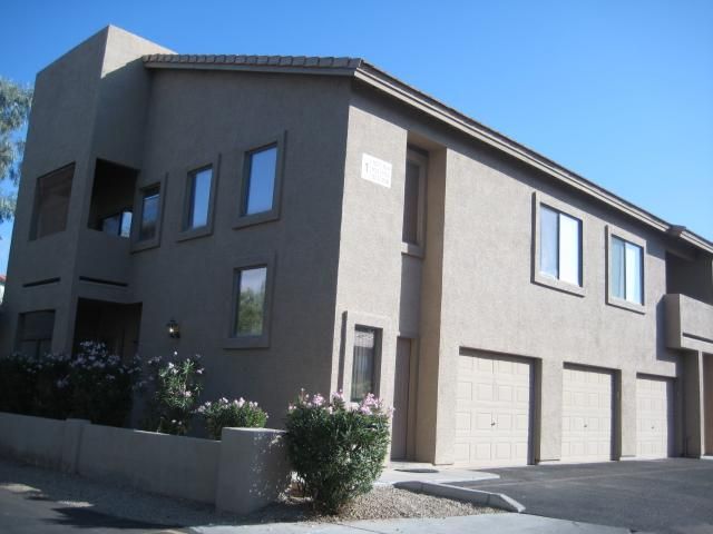 Building Photo - 1406 W Emerald Ave