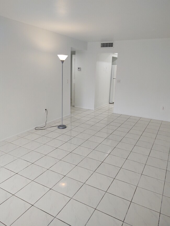 Foto del edificio - 7787 SW 86th St