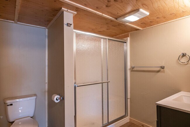 Foto del edificio - EN0064 James St Duplex- 2 Units