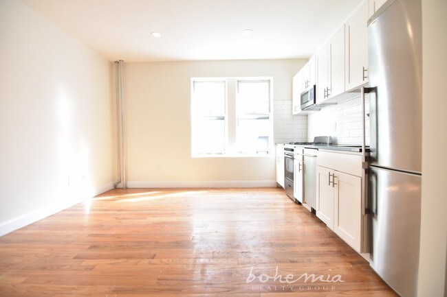 Building Photo - 605 W 141st St