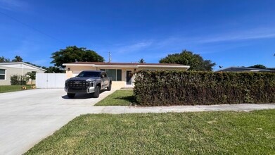 Building Photo - 124 Abaco Dr
