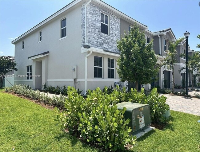 Building Photo - 123 SW 171st Ln