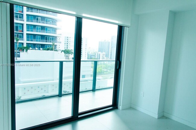 Foto del edificio - 1300 S Miami Ave