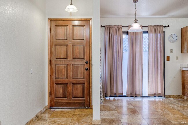 Foto del edificio - 1041 Stanislaus Way