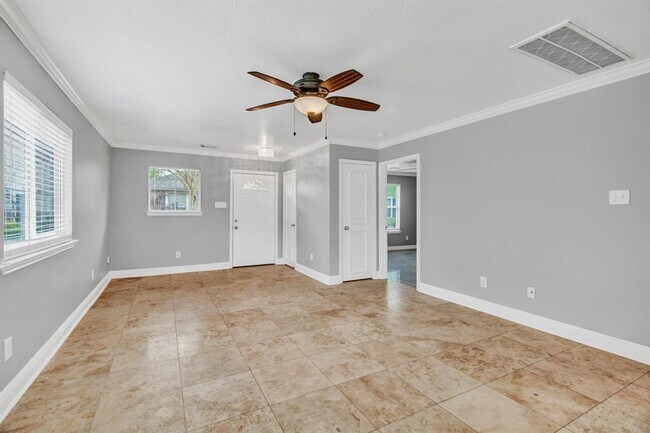 Foto del edificio - 6207 Settlers Square Ln