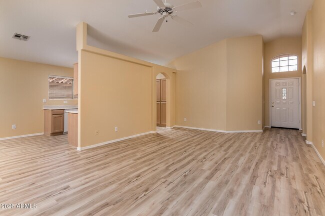 Foto del edificio - 12566 W Palm Ln