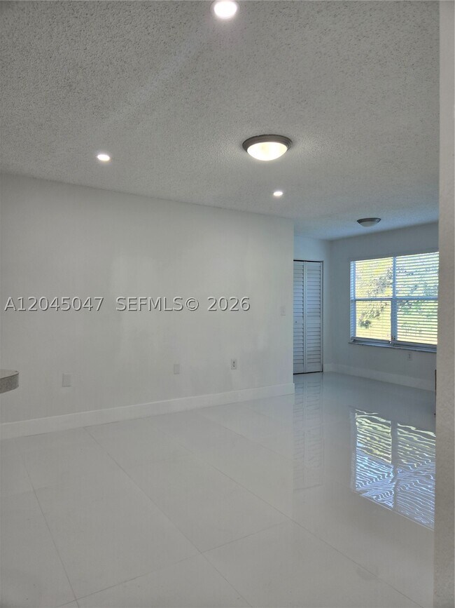 Foto del edificio - 595 Vista Isles Dr