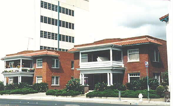 Primary Photo - 809 N Broadway