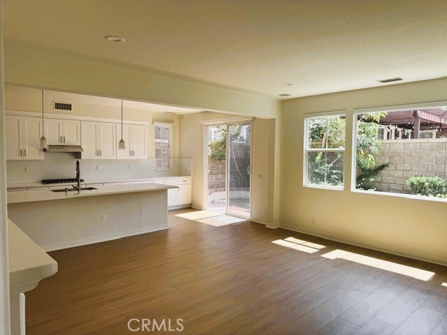 Building Photo - 1320 Sun Dial Dr