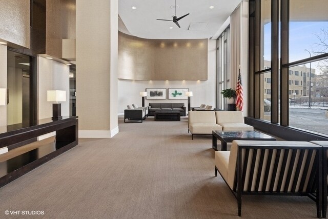 Foto del edificio - 3930 N Pine Grove Ave