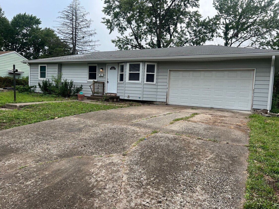 Primary Photo - Coming soon! Beautiful Three Bedroom in Ra...