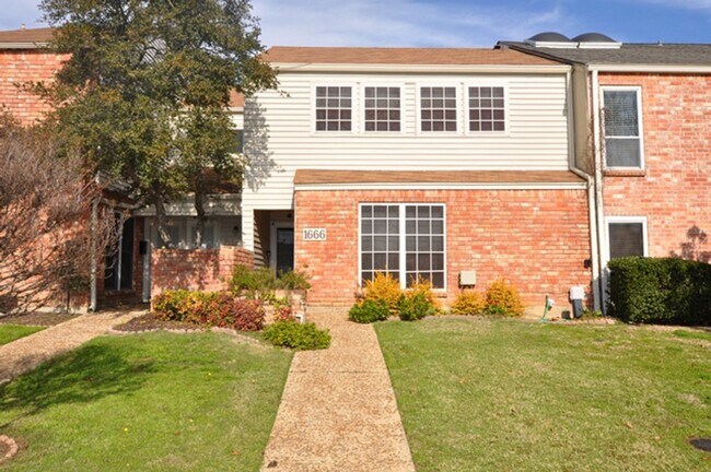 Building Photo - 1666 Choteau Cir