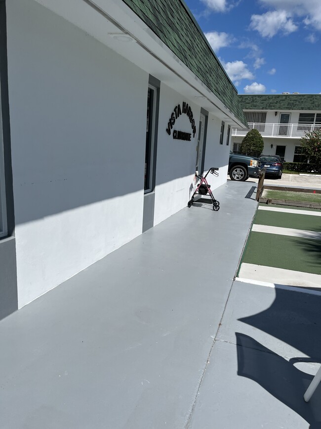 Building Photo - 2800 Indian River Blvd