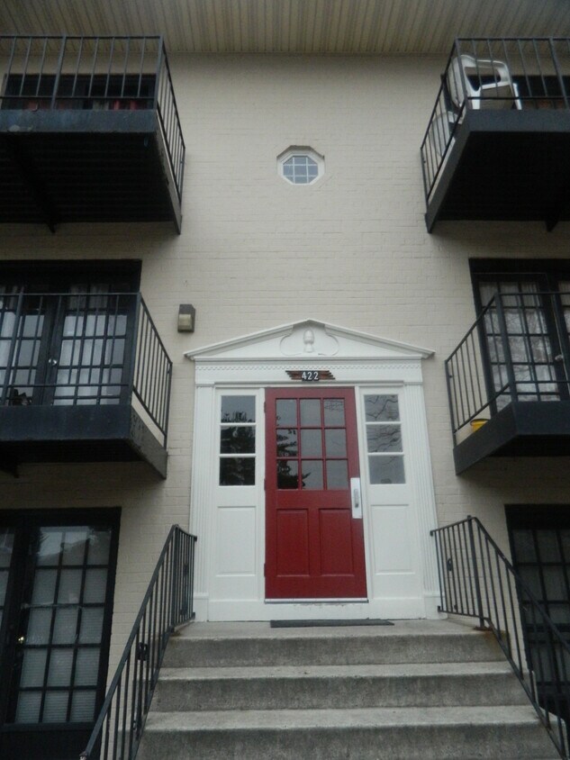 422 N Armistead St Unit Mayflower Sq. Alex. VA., Alexandria, VA 22312