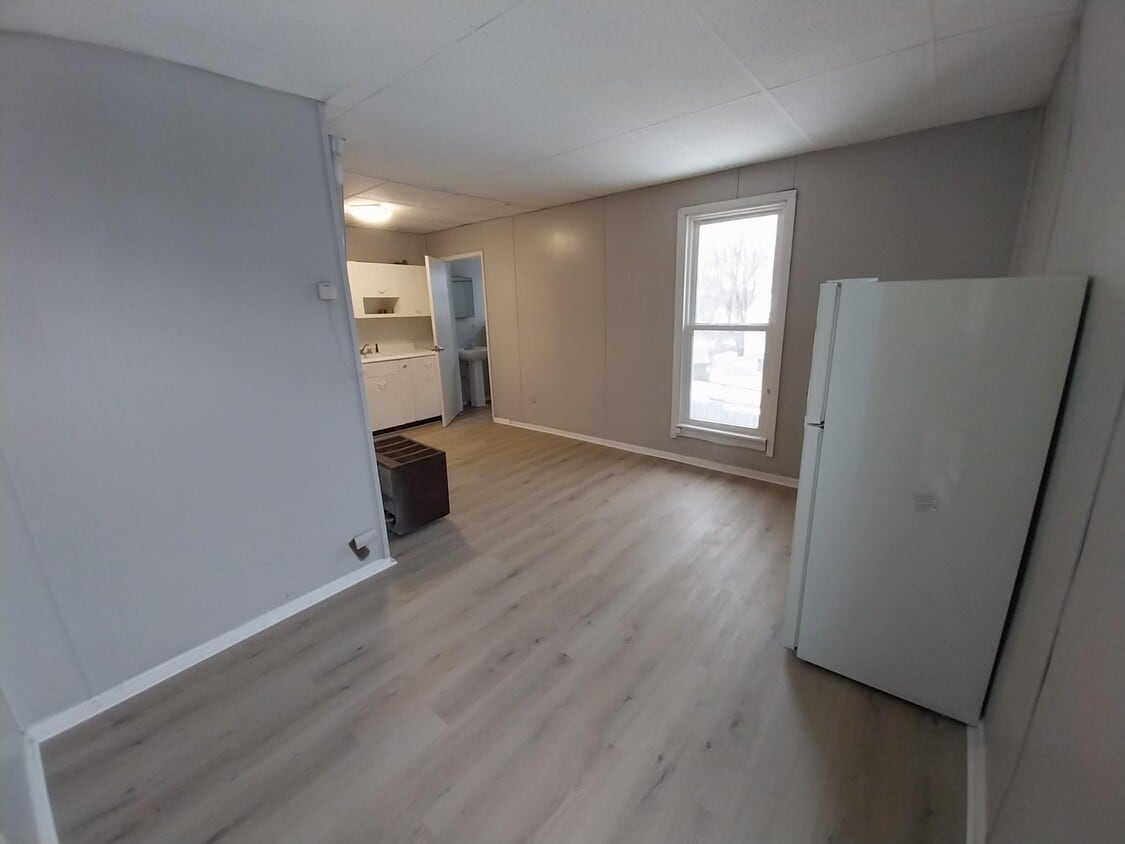 160-barrett-ave-unit-3-jamestown-ny-14701-apartments-in-jamestown