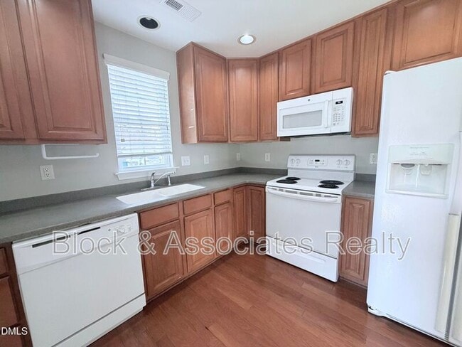 Foto del edificio - 9812 Grettle Ct