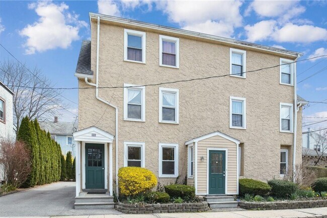 Foto del edificio - 99 Maple Ave