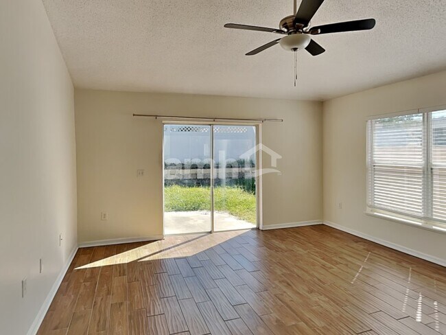 Foto del edificio - 12904 Brookcrest Pl