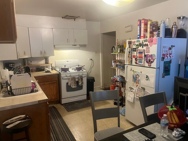 Building Photo - 324 Callan Ave