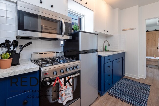 Building Photo - 1403 Innes Pl